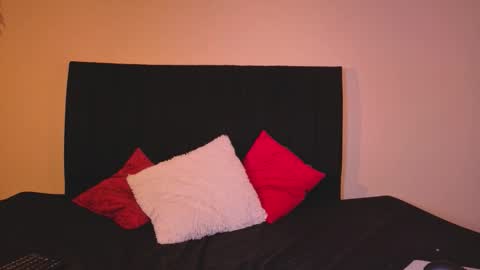 kassandra james online show from January 2026 01:32:01 AM