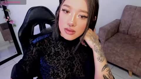 Snapshot of kat_apple chatting on June 2026 01:49:01 AM Alicia online show from June 2026 01:49:01 AM