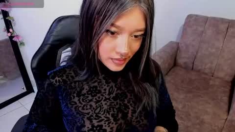 Snapshot of kat_apple chatting on June 2026 02:53:01 AM Alicia online show from June 2026 02:53:01 AM