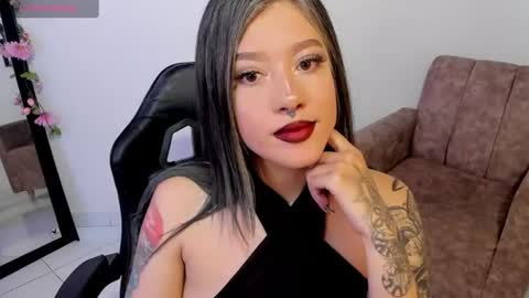 Snapshot of kat_apple chatting on June 2026 11:41:01 PM Alicia online show from June 2026 11:41:01 PM