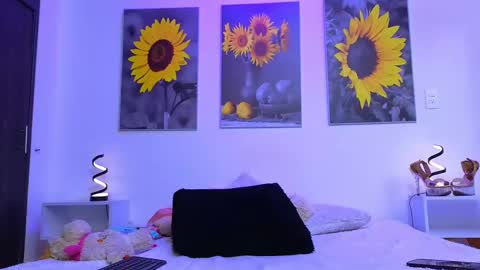 Katalina online show from February 2025 09:15:01 PM