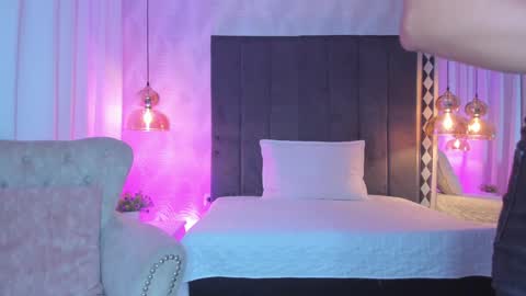 Kat online show from December 2024 11:56:02 AM