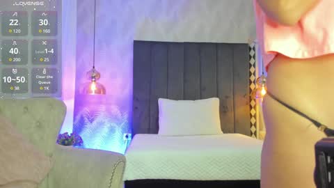 Kat online show from December 2024 11:52:02 AM