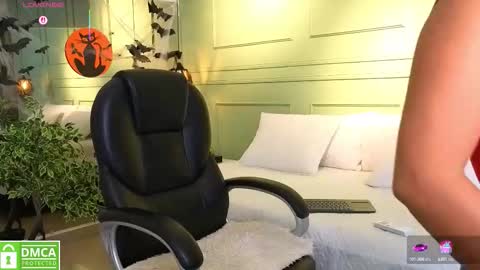 Kat online show from October 2025 11:35:01 AM