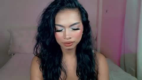 Snapshot of katalina_rouge chatting on July 2026 11:40:02 PM IVY JANE online show from July 2026 11:40:02 PM