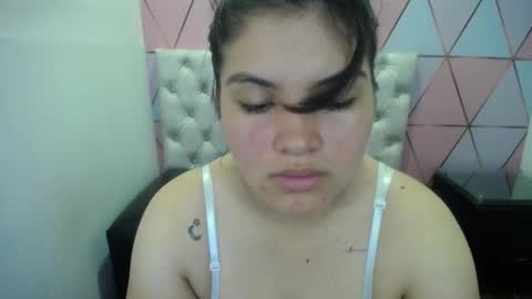 katalina santana25 online show from December 2025 05:30:01 PM