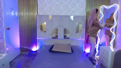 katana_tay online show from October 2025 11:43:02 AM