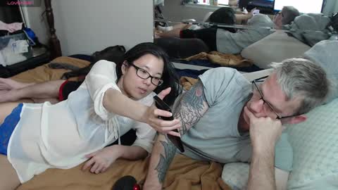 Kat and Crown online show from April 2026 09:01:02 PM