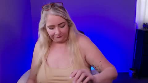 Kat D Sinclair online show from March 2026 03:47:01 PM