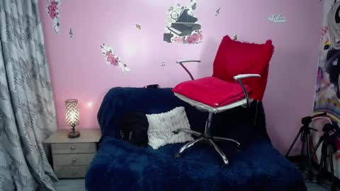 kate_lawrence_ online show from December 2024 10:45:02 AM