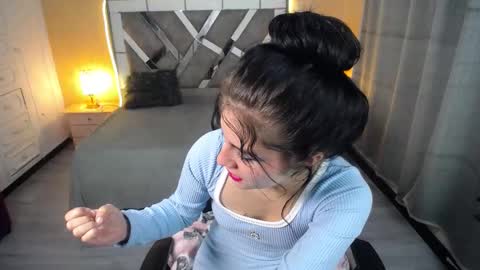 kate_lawrence_ online show from February 2025 09:13:02 AM