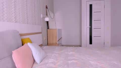 KATE online show from March 2025 07:04:02 AM