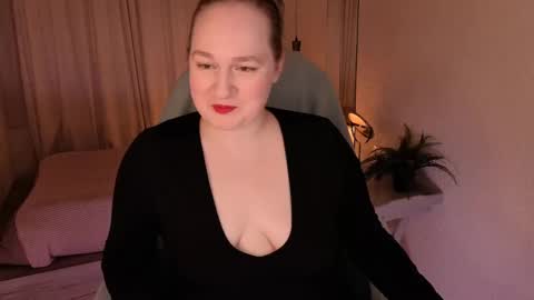 Snapshot of kate_rest chatting on May 2026 01:28:01 PM Kate Follow me dear online show from May 2026 01:28:01 PM