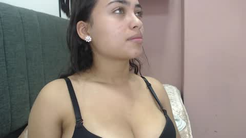 Kari online show from December 2024 01:39:01 PM