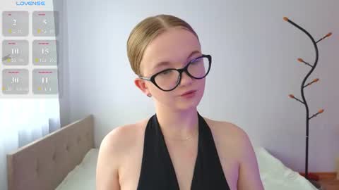 Snapshot of katebunnys chatting on June 2026 04:15:02 AM katebunnys online show from June 2026 04:15:02 AM