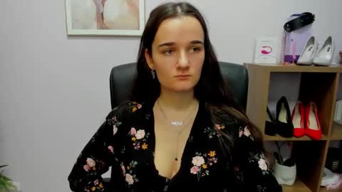 Kate  online show from November 2025 07:55:02 AM