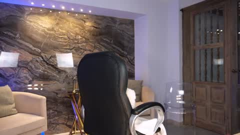  Kate Owens  online show from February 2025 01:08:02 PM