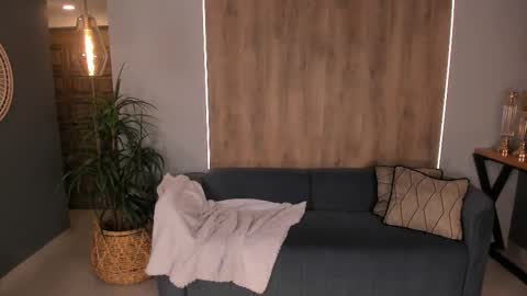 K A T E  online show from November 2025 01:20:01 PM