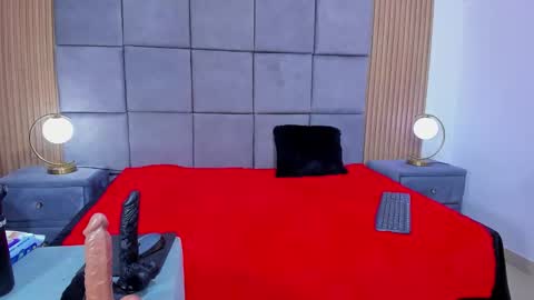 kate Tompson online show from February 2026 12:36:01 PM