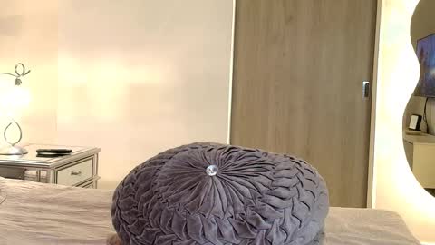 Snapshot of kathalove_1 chatting on September 2025 05:44:01 AM Klove online show from September 2025 05:44:01 AM