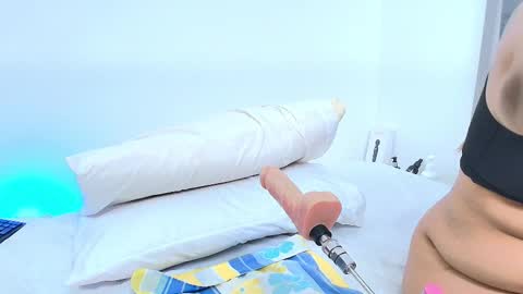 Emma online show from February 2025 05:14:02 AM