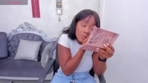 Snapshot of katherin_cruzz chatting on November 2025 01:48:01 PM katherin online show from November 2025 01:48:01 PM