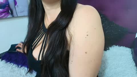 Snapshot of katherine_blair chatting on June 2026 01:10:01 PM katherine_blair online show from June 2026 01:10:01 PM