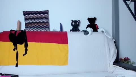 Snapshot of katherinemidnight chatting on February 2025 04:03:01 PM Katherine online show from February 2025 04:03:01 PM