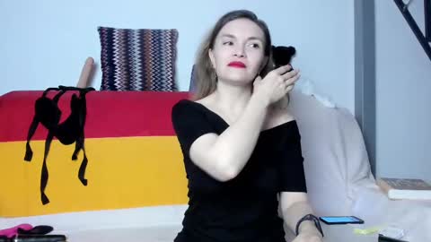 Snapshot of katherinemidnight chatting on February 2025 03:41:02 PM Katherine online show from February 2025 03:41:02 PM