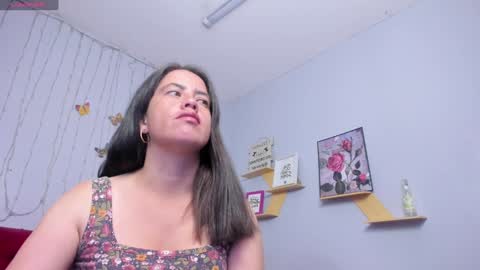 Snapshot of kathina_giraldo chatting on January 2025 01:24:02 PM Paola online show from January 2025 01:24:02 PM