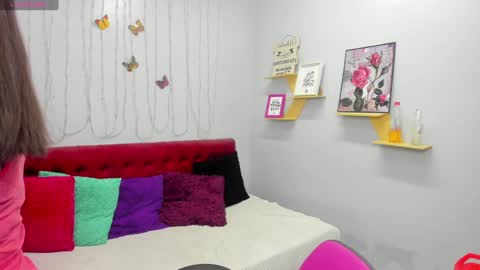 Snapshot of kathina_giraldo chatting on February 2025 12:37:01 PM Paola online show from February 2025 12:37:01 PM