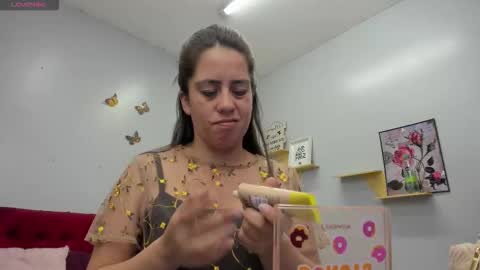 Snapshot of kathina_giraldo chatting on October 2025 12:49:02 PM Paola online show from October 2025 12:49:02 PM