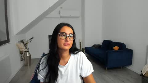 Snapshot of kathy_baby chatting on October 2025 04:43:02 AM online show from October 2025 04:43:02 AM