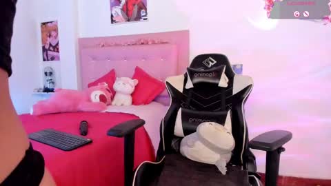 valentina  online show from November 2025 11:24:01 PM