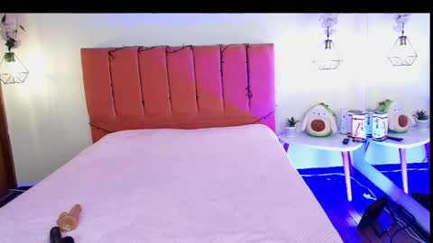 Katy  online show from December 2025 11:48:02 AM