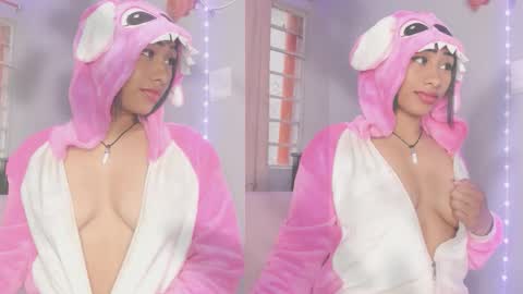 Katia online show from November 2025 05:35:01 PM