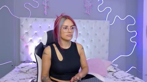 Katia online show from November 2025 01:34:02 PM