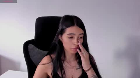 Snapshot of katia_sex25 chatting on February 2026 04:18:01 PM Katia online show from February 2026 04:18:01 PM