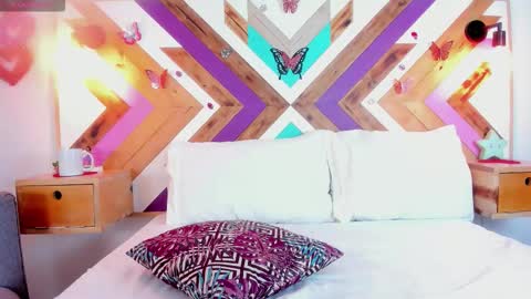 Katia online show from March 2026 08:13:02 PM