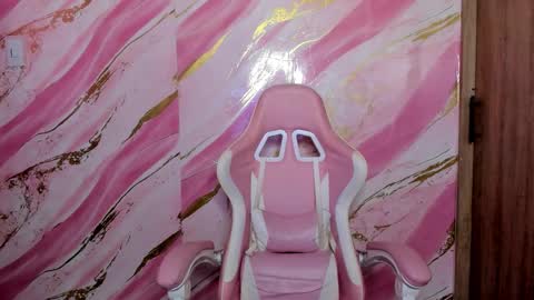 Katie online show from December 2025 07:07:02 PM