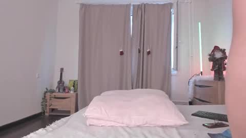 Kate online show from February 2025 11:32:02 AM