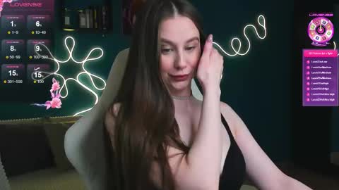 Katie online show from October 2025 09:45:02 PM