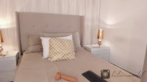 Katie online show from January 2025 04:49:02 PM