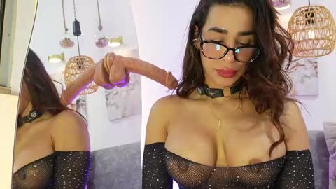 Snapshot of katiecruz_ chatting on May 2026 10:22:01 AM Katie online show from May 2026 10:22:01 AM