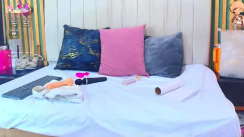 K A T L Y N  online show from February 2025 07:03:02 PM