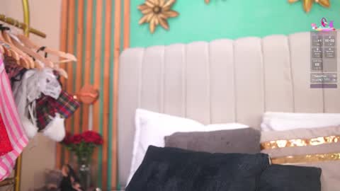 K A T L Y N  online show from December 2025 07:53:02 PM