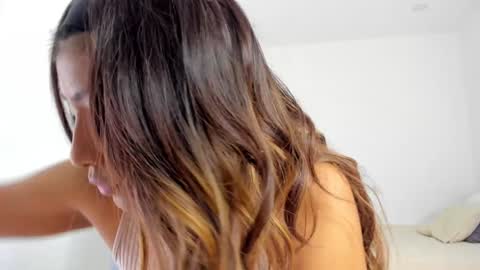 Follow me on instagram and twitter as correaktnees online show from December 2024 07:58:01 AM