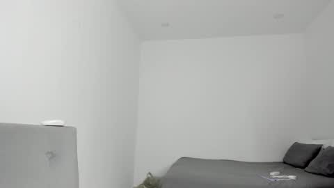 Follow me on instagram and twitter as correaktnees online show from January 2025 06:59:01 AM