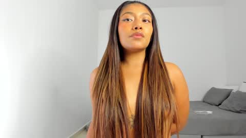 Follow me on instagram and twitter as correaktnees online show from January 2025 01:03:01 PM