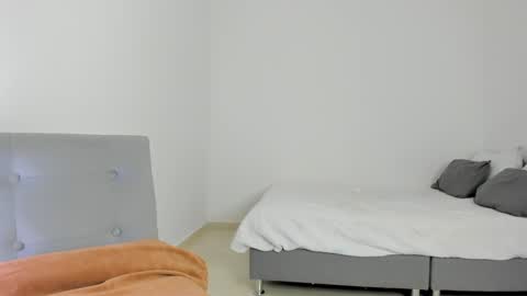 Follow me on instagram and twitter as correaktnees online show from February 2025 09:40:02 AM